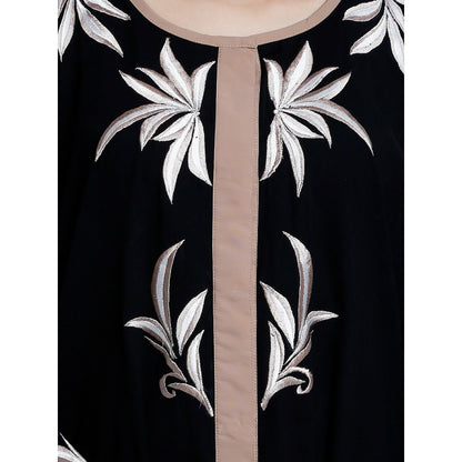 Embroidery Kaftan with pleated sleeves- Black